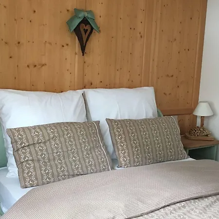 Tobia * 卡纳泽伊